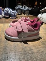 Baskets enfant Puma rose avec scratch état neuf