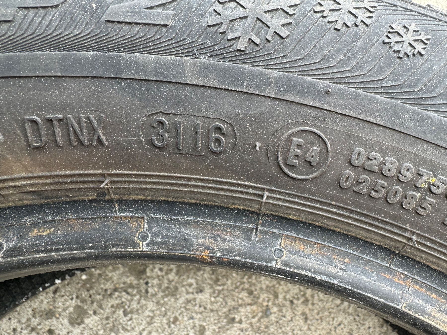 Semperit Pneus & Kompletträder: 2 Winterreifen Semperit 185/60 R15 84T – Gebraucht aus Oensingen von Mietemich24 4