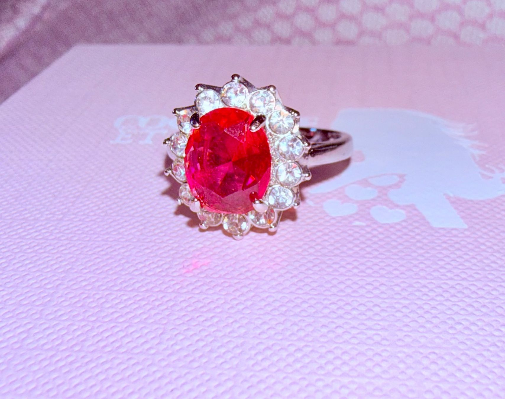 Anelli: Bague vintage avec pierre rouge – Usato da St-Maurice venduto da Sandrinette123
