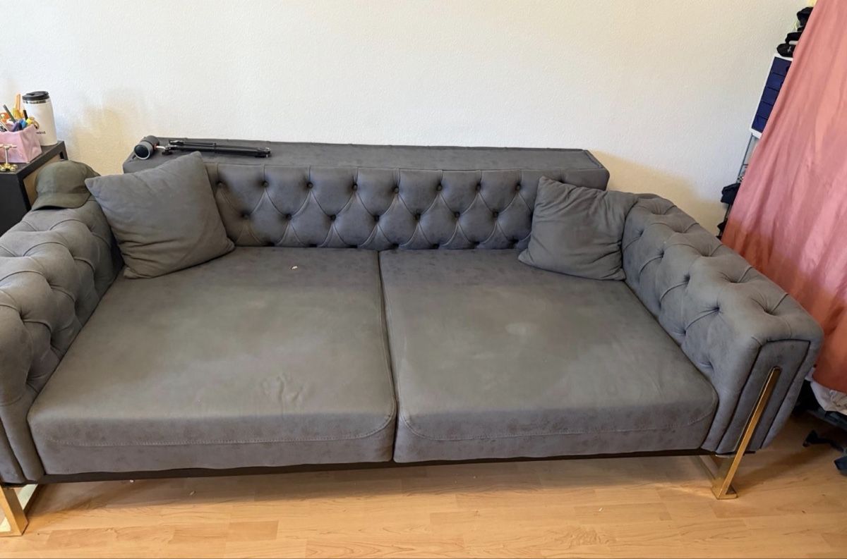 Divani: Chesterfield Sofa mit kleine Defekt – Usato da Zürich venduto da jaz_7njy