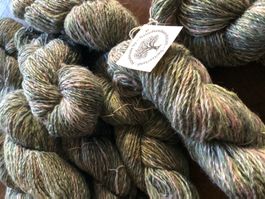 550g Wolle/Mohair handgesponnen - schilfgrün - Farbverlauf