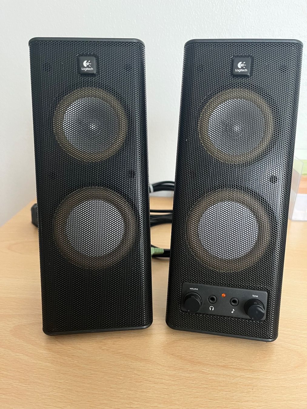 Logitech Lautsprecher: Set Logitech X-140 Computer Lautsprecher – Gebraucht aus Siebnen von