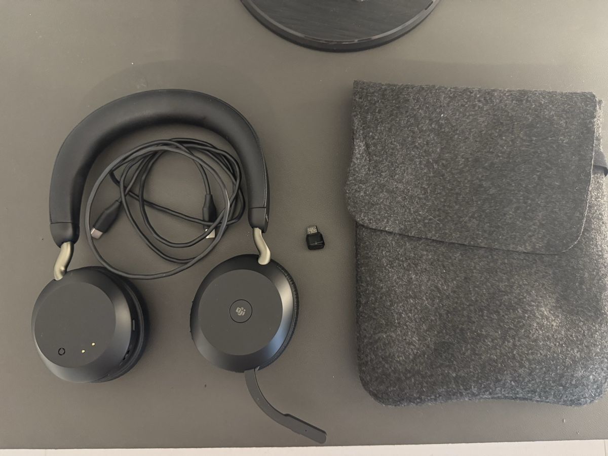Jabra Cuffie: Jabra Evolve2 75 Headset kabellos mit Dongle & Etui – Usato da Dübendorf venduto da Tuly96