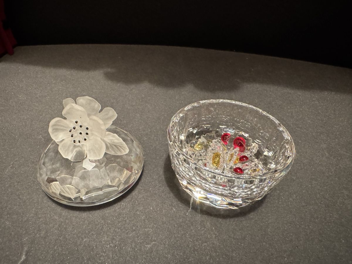 Swarovski Statuette: Swarovski - Blumen Dose – Usato da Zürich venduto da Manuel.Huber
