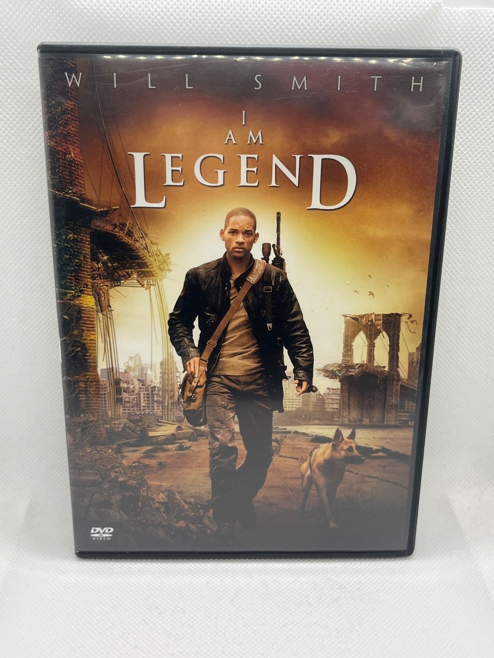 Tutti i DVDs: Will Smith - I Am Legend DVD – Usato da Hinterkappelen venduto da Kim1992