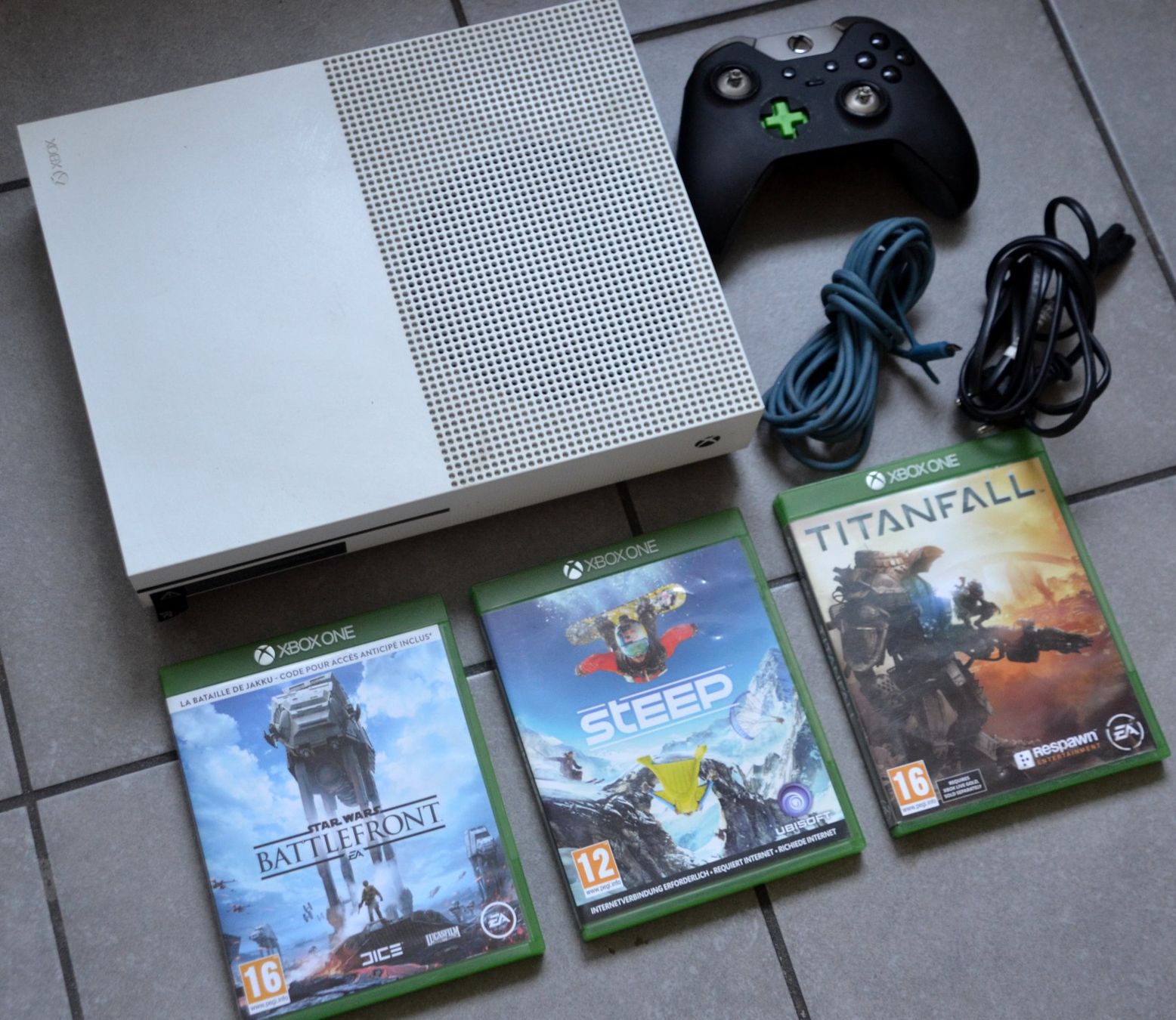 Microsoft Console: Xbox One S 1681 – Usato da Collonges venduto da arashee 1