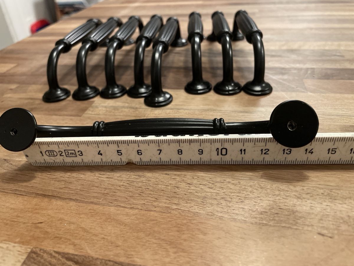 Ferramenta: 9 Stk. Möbelgriffe, schwarz, Metall – Nuovo (secondo la descrizione) da Wangen SZ venduto da flowerfly 1