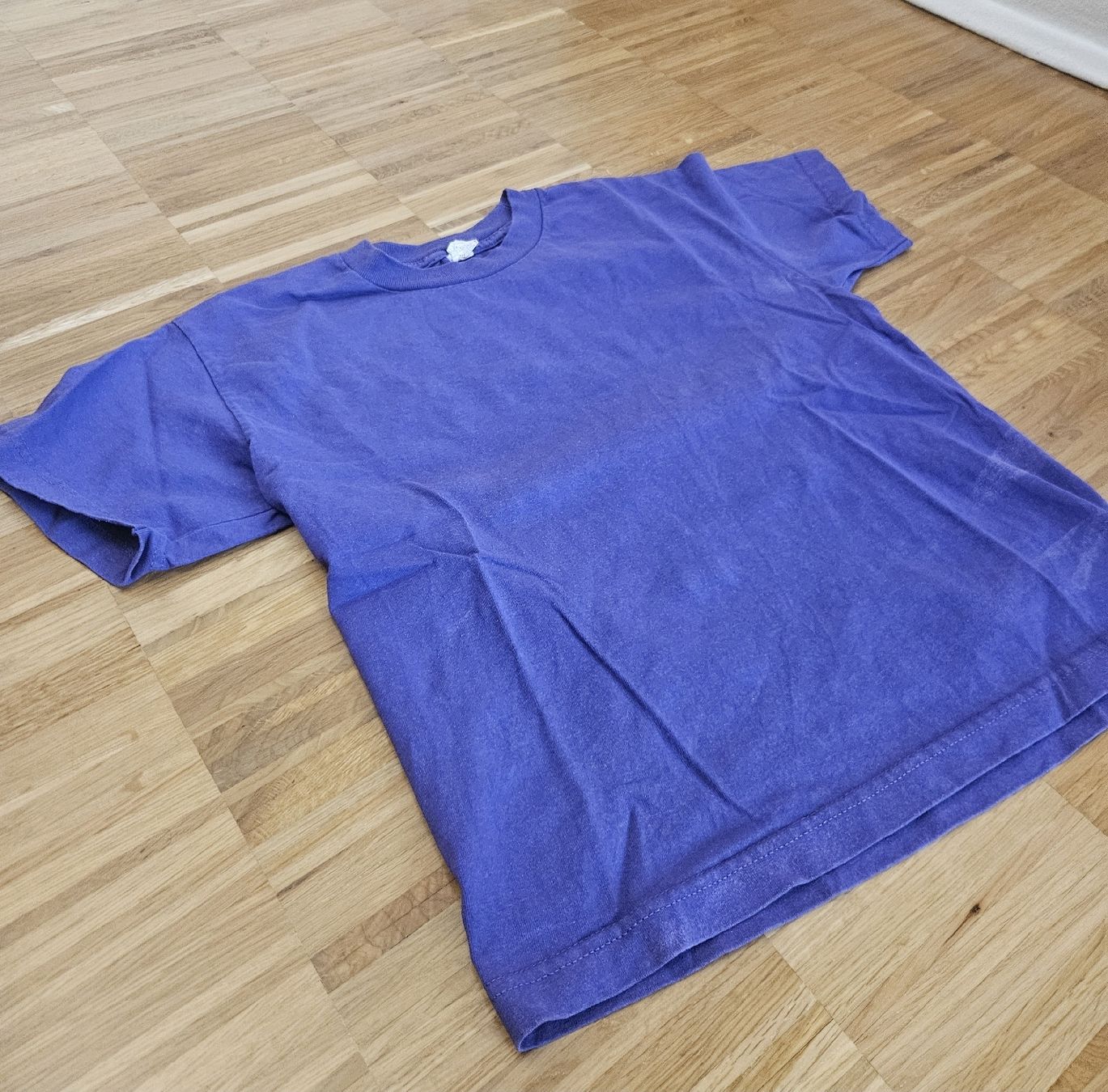 T-Shirts: T-Shirt 100% Baumwolle, Lila, Grösse M – Gebraucht aus Zürich von the_k8dc