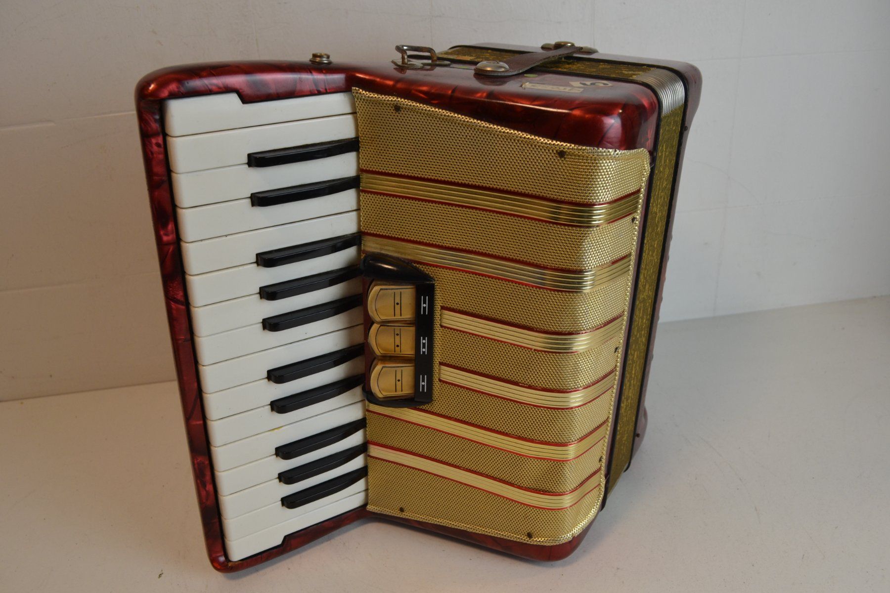 Hohner Strumenti musicali: Akkordeon chromatisch Hohner Concerto I – Usato da Zürich venduto da Brockito 6