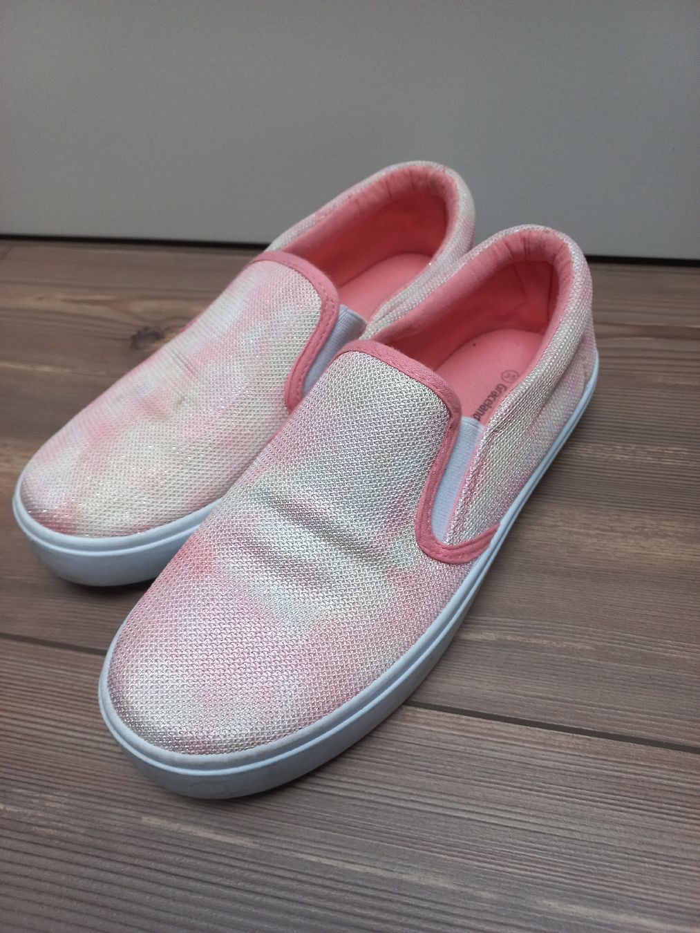 Graceland Scarpe da uomo: Glitzernde Sommer Slip-Ons, Grösse 35, ab 1.- – Usato da Emmenbrücke venduto da Aeabach