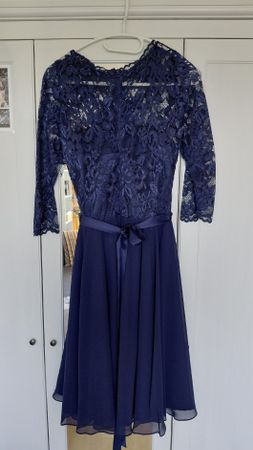 Elegantes Spitzenkleid, dunkelblau, Grösse 40, festlich! 