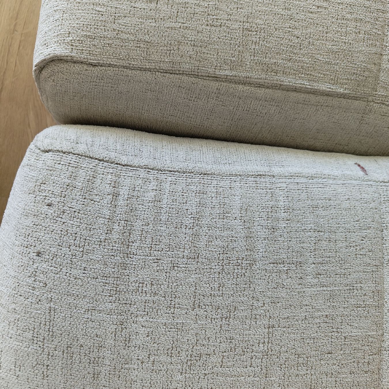 Divani: This two sofa set is used. Dimensions are 90cm width and 200 – Usato da Dietikon venduto da jin_hbq2
