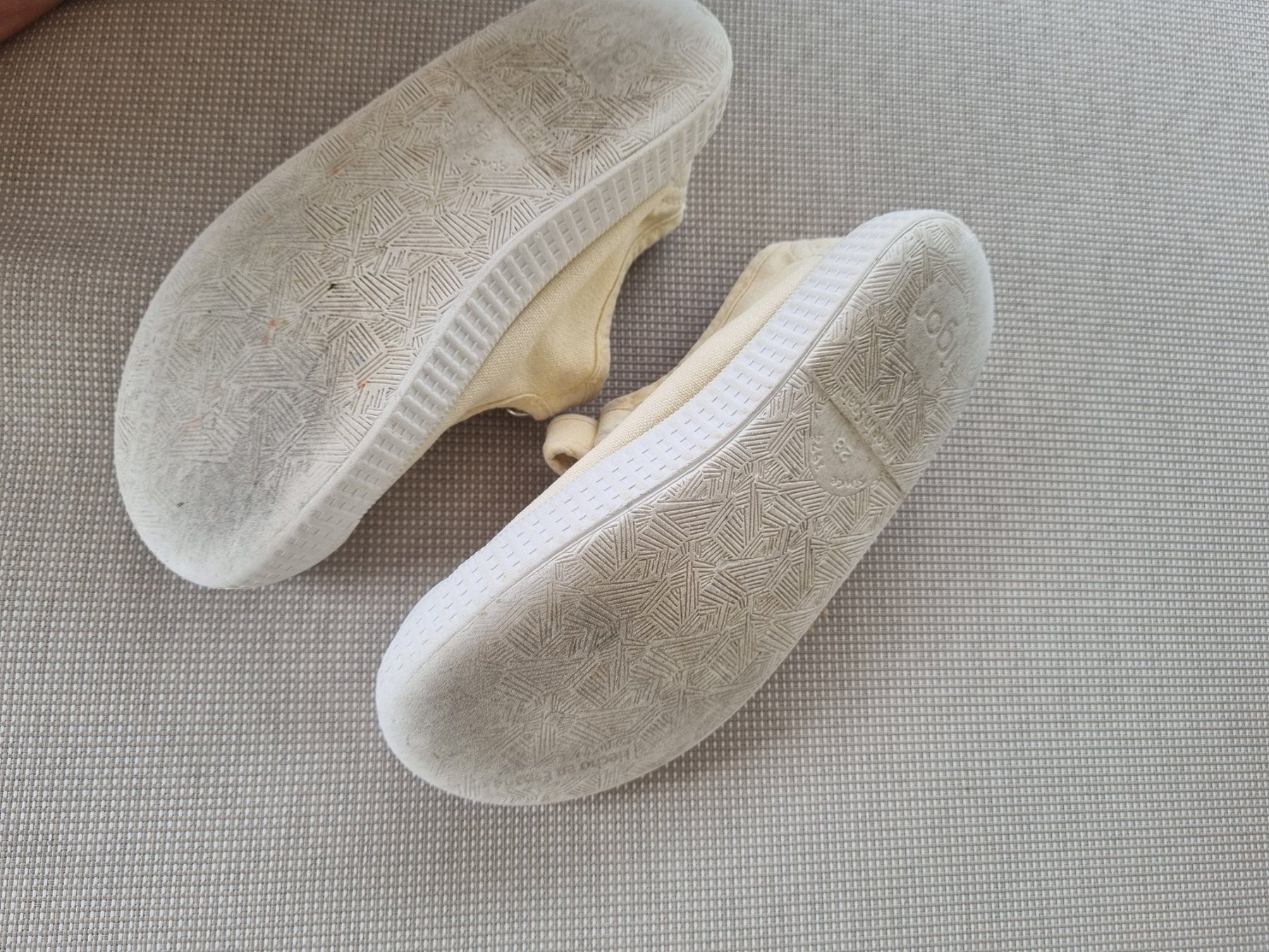 Schuhe für Mädchen: Igor Klettschuhe Gr 27 (28), Baumwolle, hellgelb – Gebraucht aus Bäch SZ von cri_87ts 2