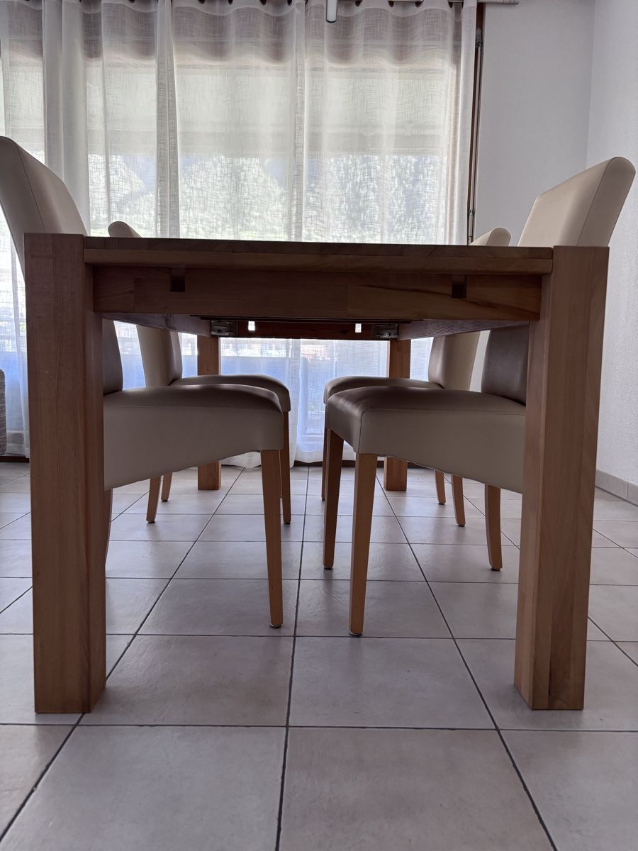 Set di tavolo e panche: Holztisch inkl. 4 Stühlen – Usato da Wettingen venduto da dompromillo 3