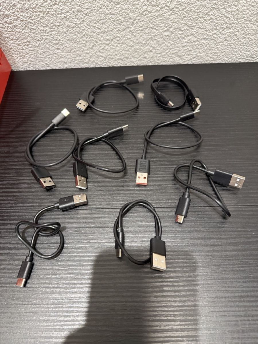 Lot de 8 câbles USB A à USB C 30cm (Neu (gemäss Beschreibung)) in Vevey ...