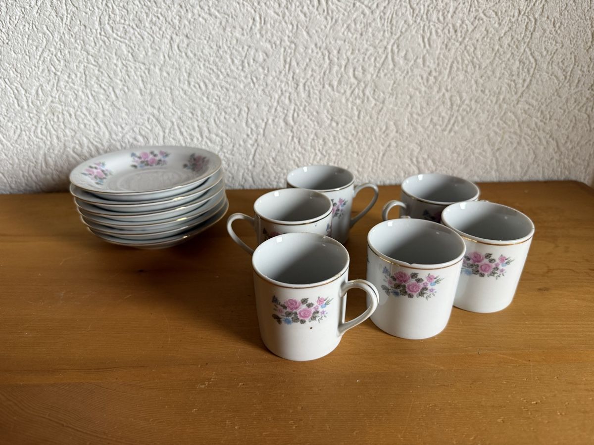 Set di piatti: Espresso Geschirr – Usato da Rickenbach Sulz venduto da pbf9