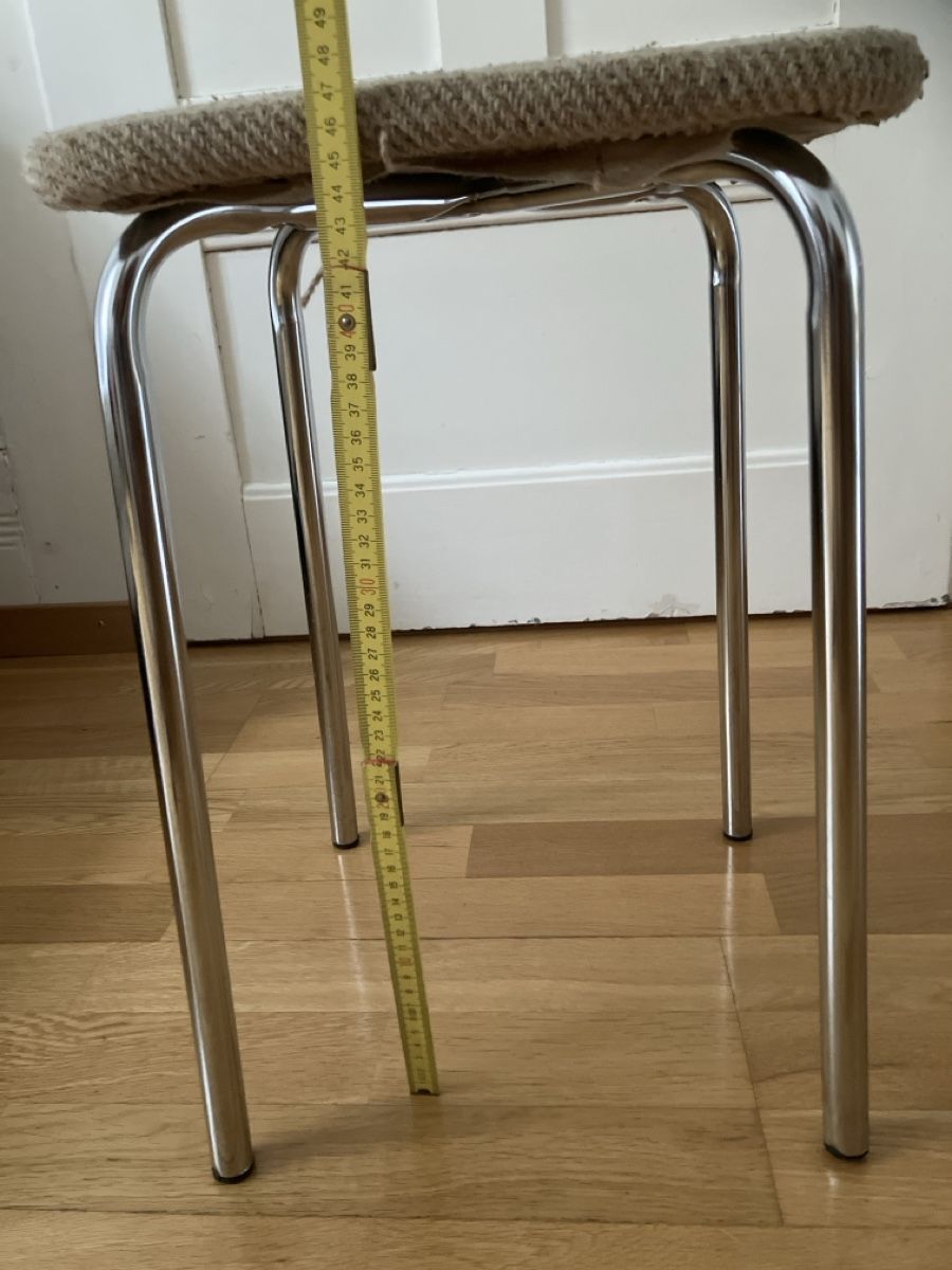 Sgabelli: Vintage Hocker – Usato da Zürich venduto da 5xnd 2