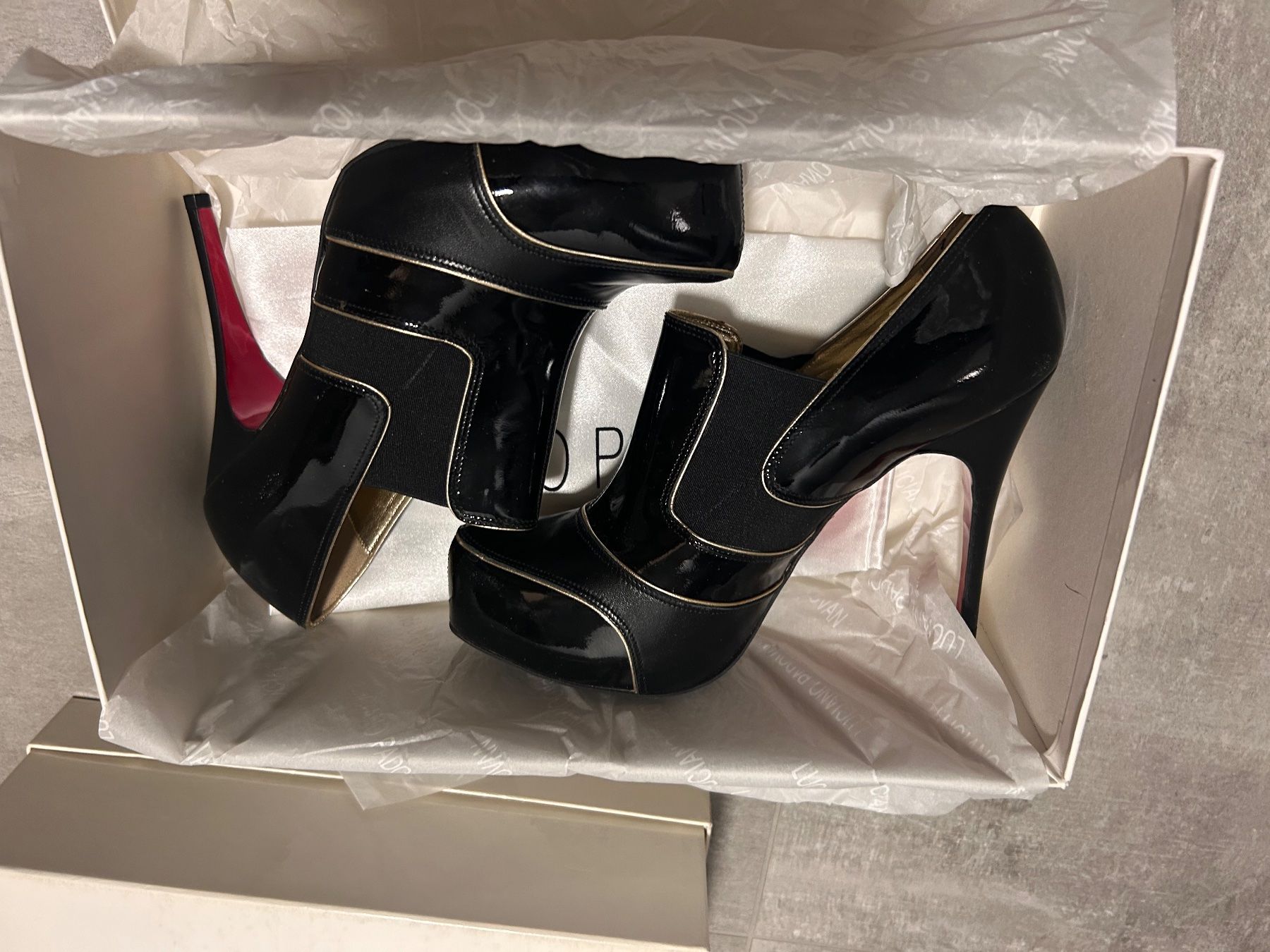 Chaussures femmes: Luciano Padovan Ankle Boots Black Gr. 40 – Neuf avec emballage d'origine à Veyrier par aliyag