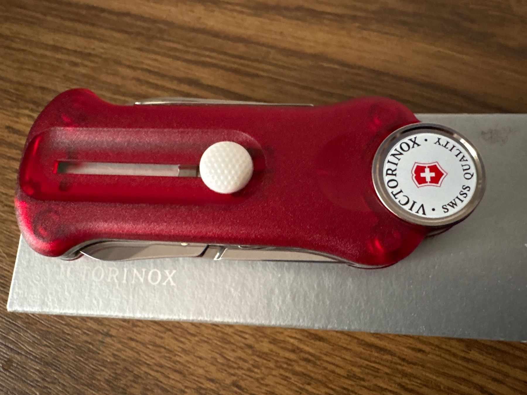 Victorinox Coltelli tascabile: VICTORINOX - Golf Tool red trans - Sackmesser - 0.7052.T – Nuovo e nell'imballaggio originale da Andwil SG venduto da Rainboli 8