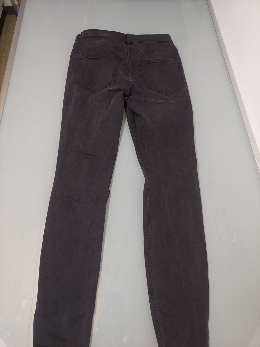 Jeans: schwarze Jeans Hose – Usato da Unterbäch VS venduto da Nifadi 1