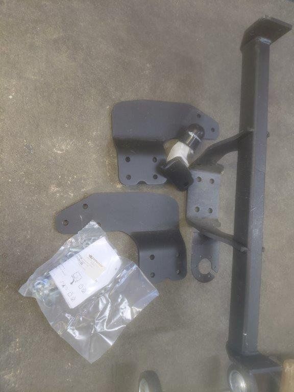 Ganci per rimorchio: Anhängerkupplung zu Ford Transit Custom 2014 – Nuovo (secondo la descrizione) da Schlieren venduto da catrade