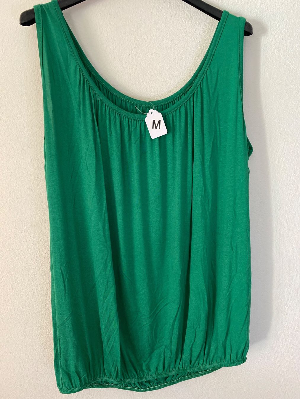 Top: TRÄGER TOP DAMEN-GRÜN – Nuovo e nell'imballaggio originale da Meienried venduto da ManuelaBoutique 1