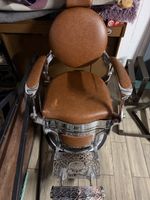 Poltrona da barbiere vintage marrone+ vetro postazione 