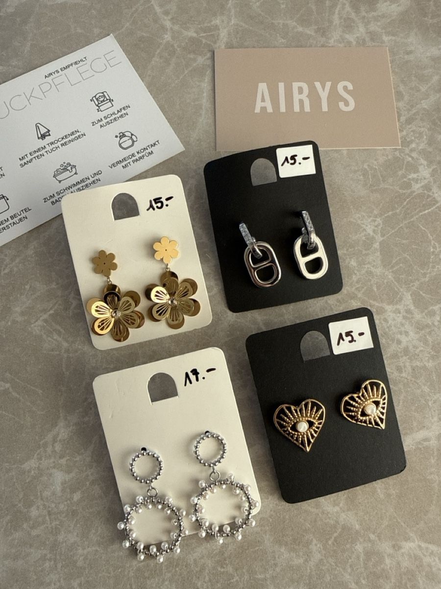 Ohrringe & -stecker: Ohrringe 4er Set von AIRYS – Neu und originalverpackt aus Adlikon b.Regensdf von Sikkkkkki