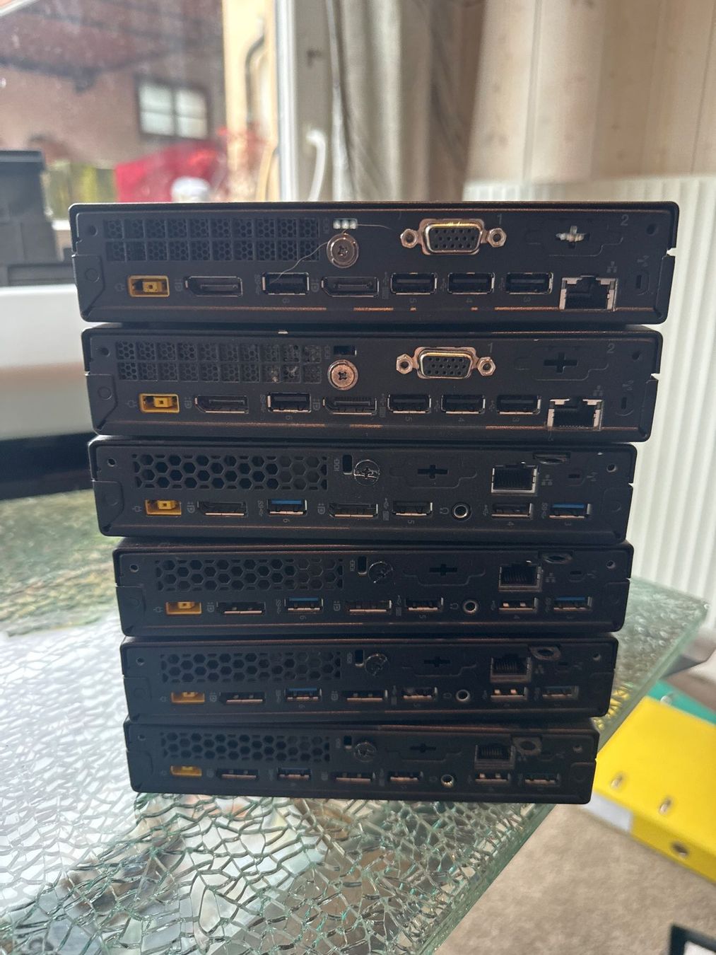 Lenovo PC: 6 Lenovo ThinkCentre Tiny PC ordinateurs compacts d'occasion – Usato da Vufflens-Château venduto da PtwoI 2