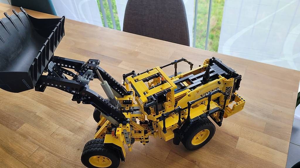 Technics Kit di costruzioni: 42030 Volvo mit OVP – Usato da Olten venduto da Einwegparadies 1