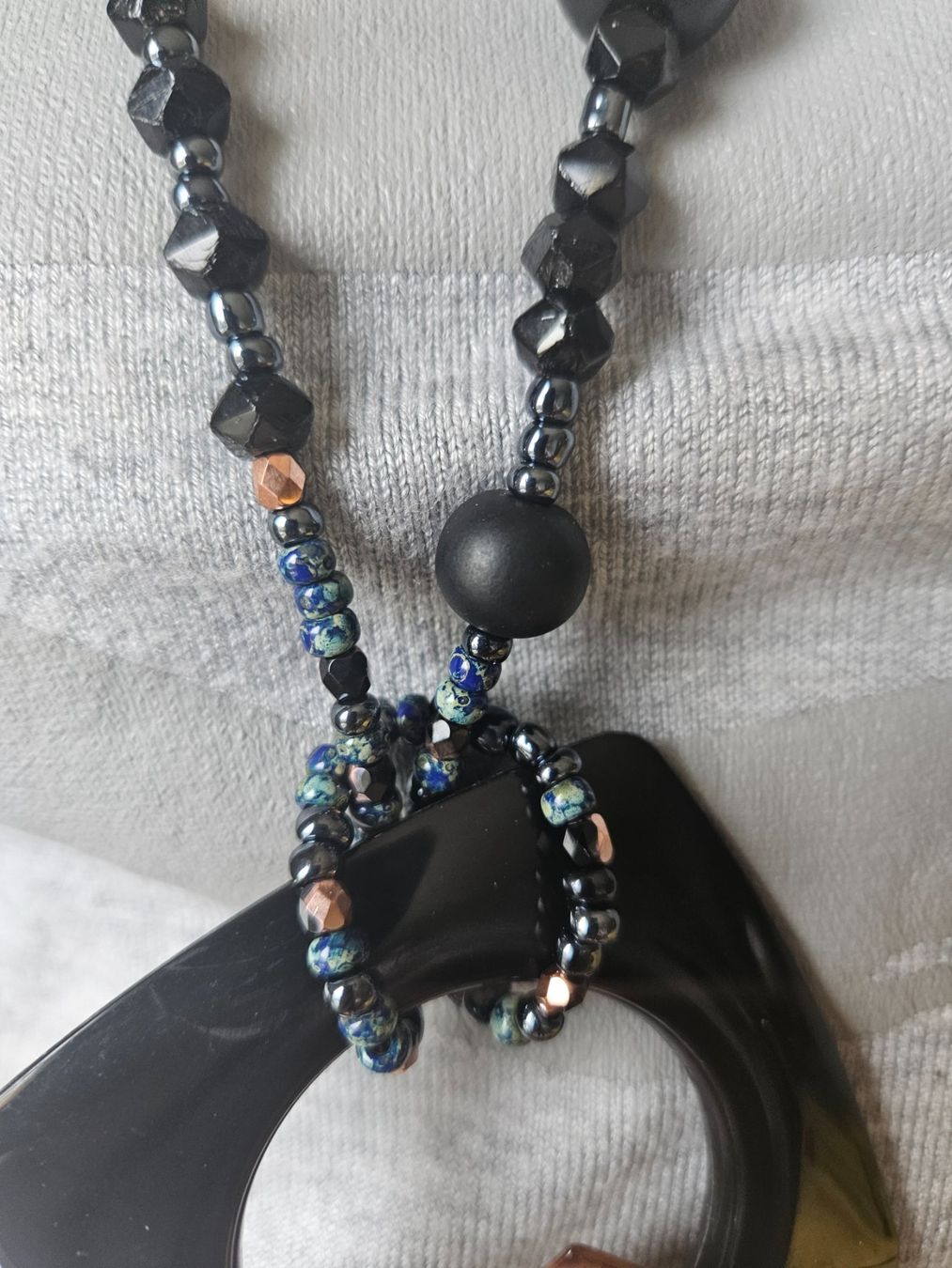 Catenine: collier porte lunettes perles noires – Nuovo e nell'imballaggio originale da Thônex venduto da lacomtessedesfees 2