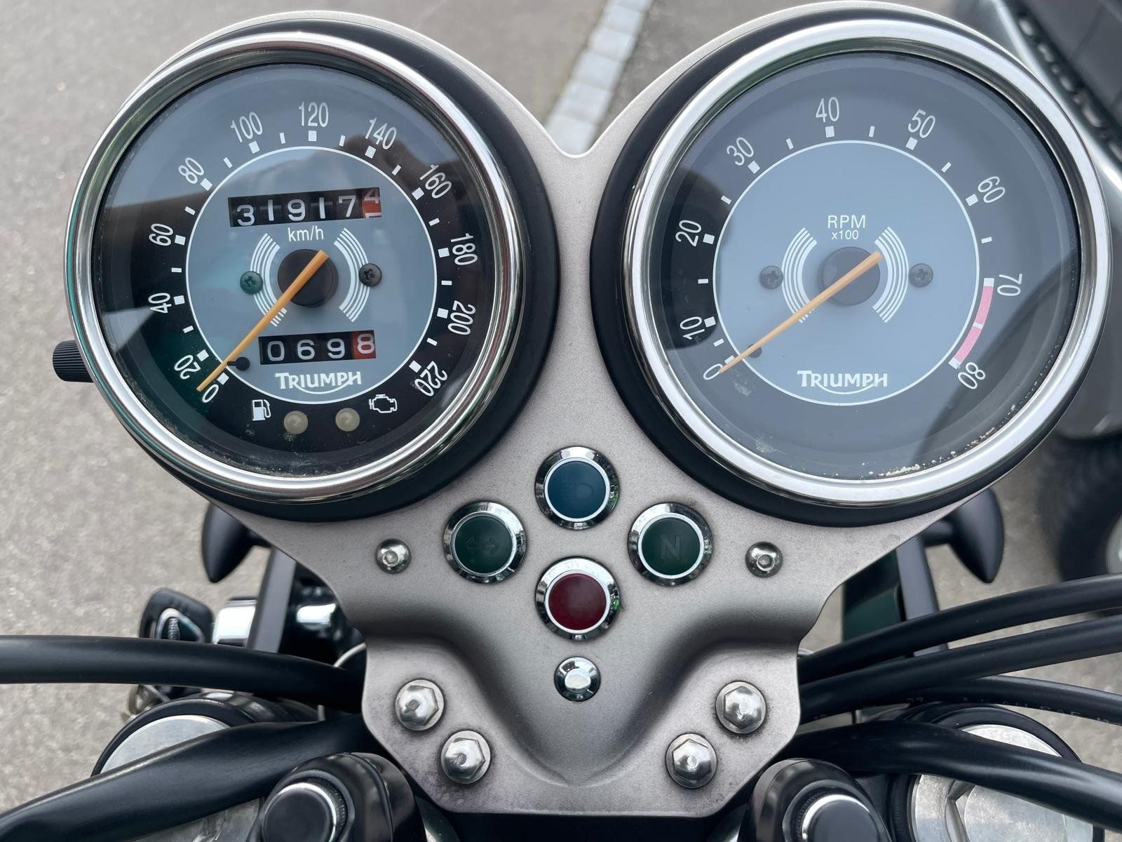 Triumph Strada: Triumph Bonneville T100 – Usato da Elgg venduto da Roger04011970 3