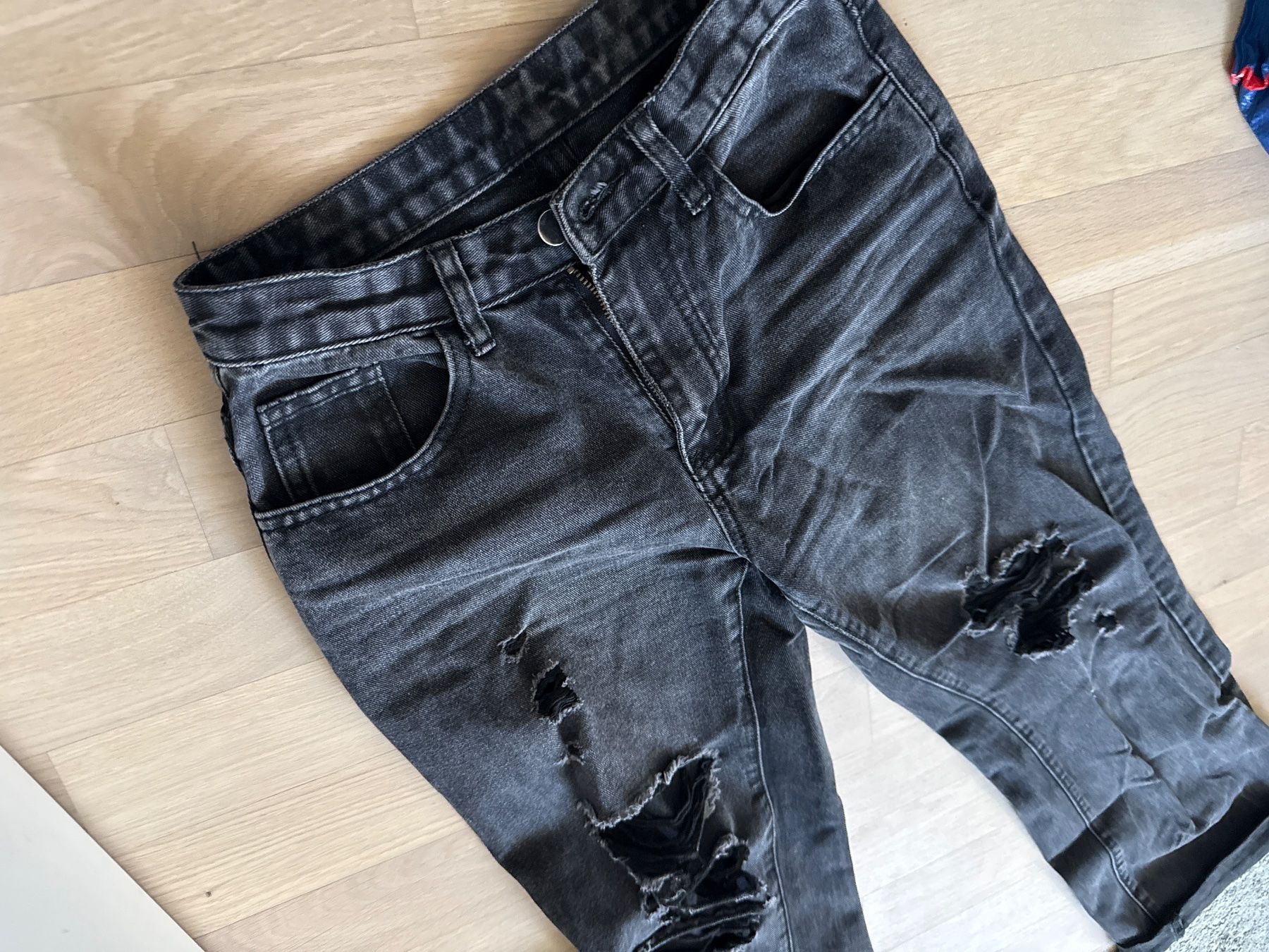 Shein Jeans: moderne Damen Jeans  36, TW – Usato da Amriswil venduto da used2use 1