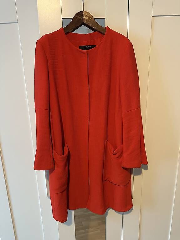 Manteaux: Roter Mantel ZARA – D'occasion à Zürich par Bionda