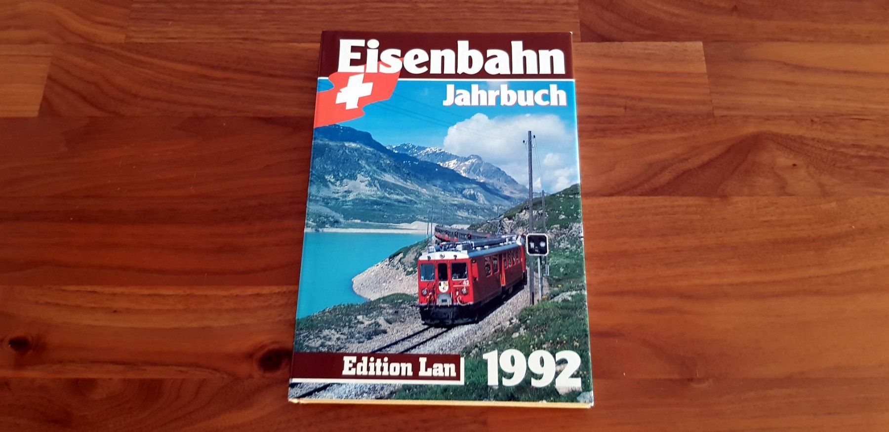 Libri: Eisenbahn Jahrbuch 1992 Schweiz – Usato da Birrwil venduto da dirtyoldtown