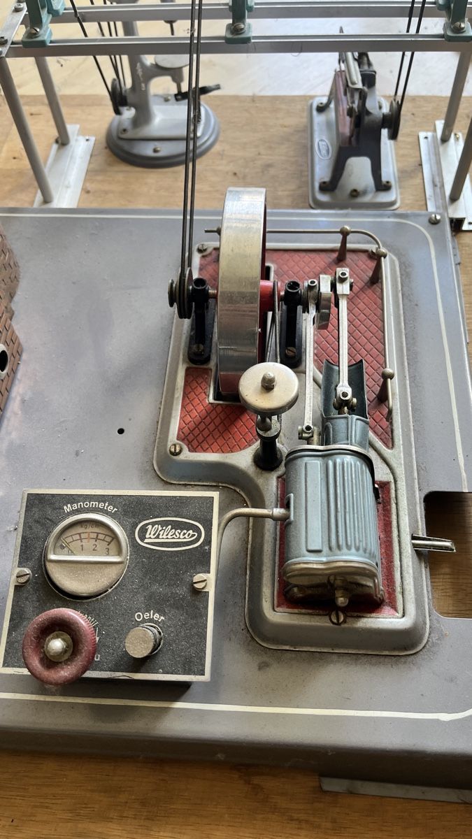 Wilesco Kit di modellismo & Modellini statici: Wilesco Dampfmaschine mit Zubehör – Difettoso da Bibern SO venduto da Alpmann13 1