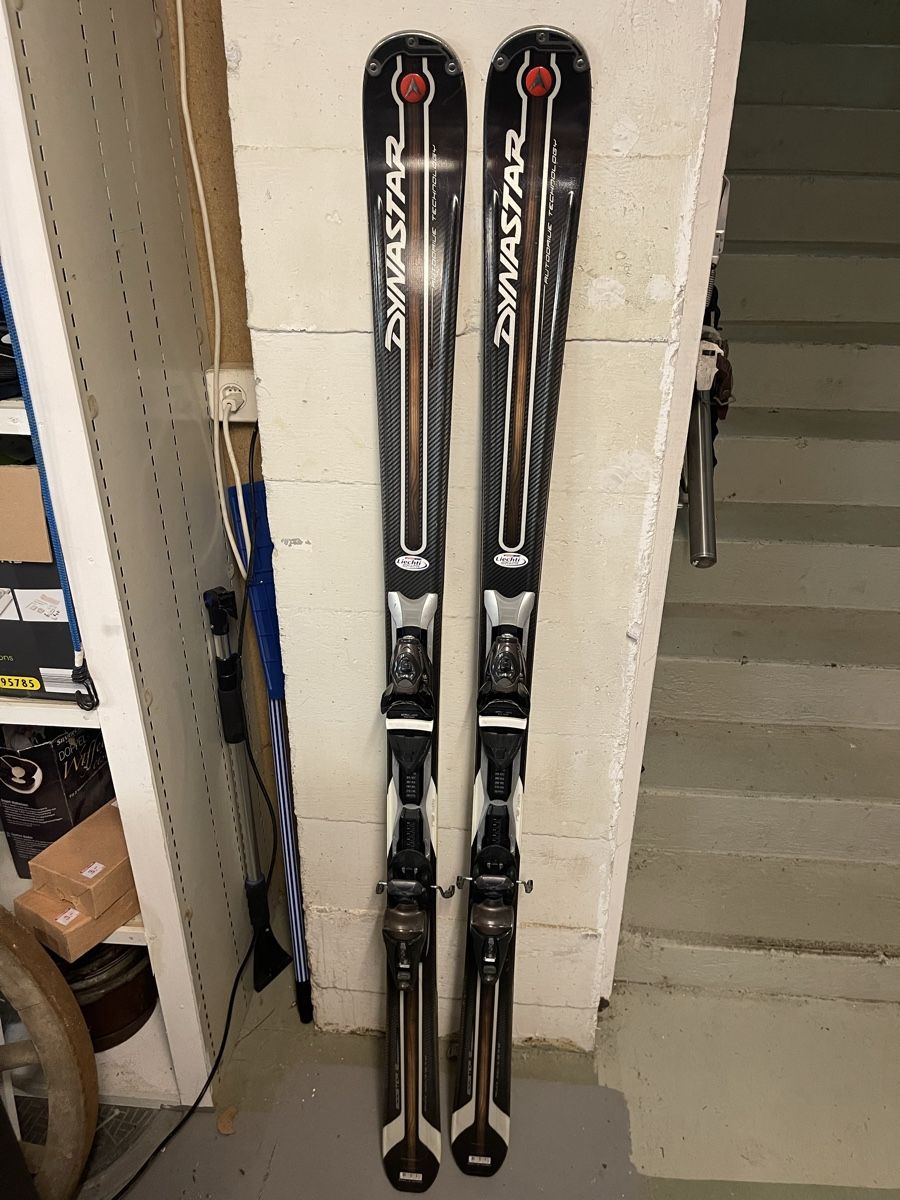Dynastar Sci: DYNASTAR BOOSTER 172cm – Usato da Murten venduto da Ski-Outlet
