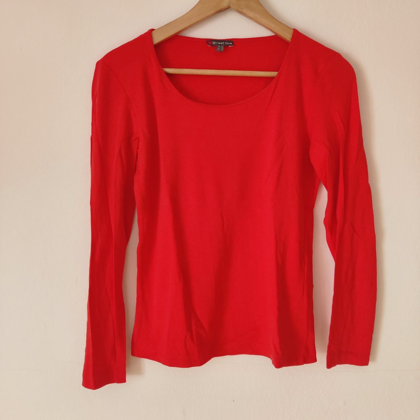 T-shirts: STREET ONE Basic Shirt Pulli Longsleeve LANEA Baumwolle 34 – D'occasion à Winterthur par Lotusherz
