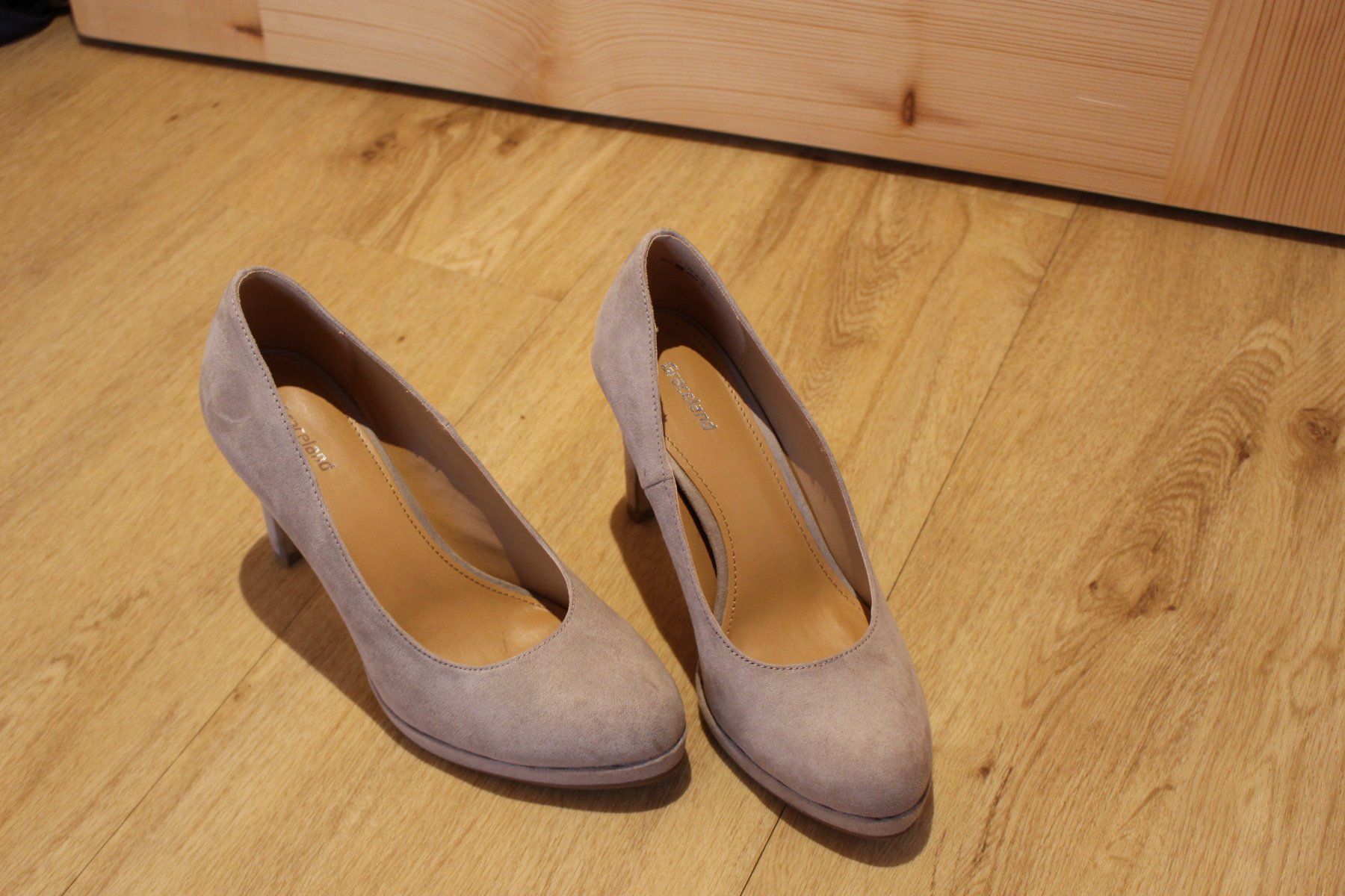 Chaussures femmes: Pumps "taube" - Letzte Chance – D'occasion à Ebnat-Kappel par Moonel.104