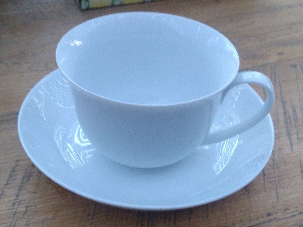Tazze: 4 Teetassen mit Unterteller, TeaStory, weiss – Nuovo (secondo la descrizione) da Feldbach venduto da Gwaechshuus 1
