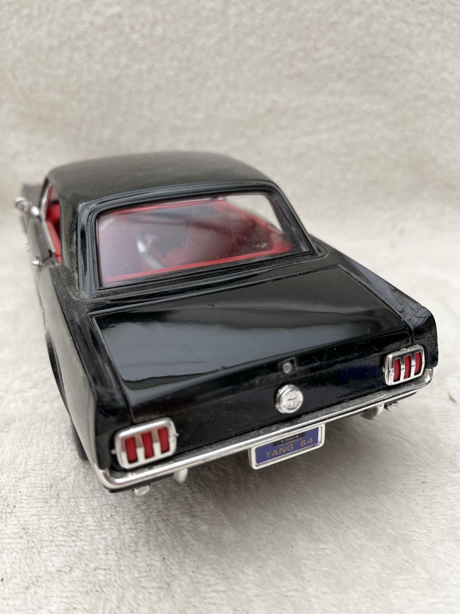 Ford Modellini d'auto: Ford Mustang 1964 – Nuovo e nell'imballaggio originale da Oberweningen venduto da mer_2yn9 1