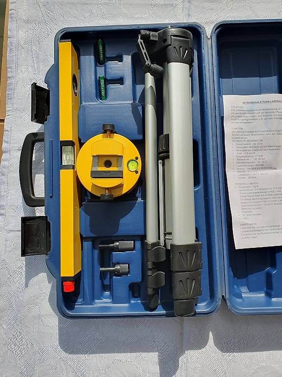 Tutti gli attrezzi: neue Laserwasserwaage EPT-97A mit Stativ – Nuovo e nell'imballaggio originale da Sirnach venduto da GaudiBLC 2