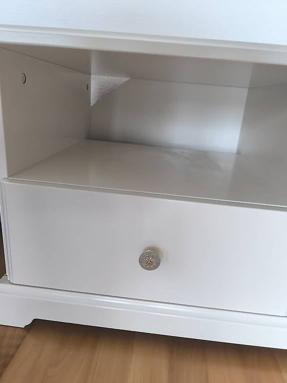 Ikea Mobili TV: TV-Möbel – Usato da Emmenbrücke venduto da Piiiiis