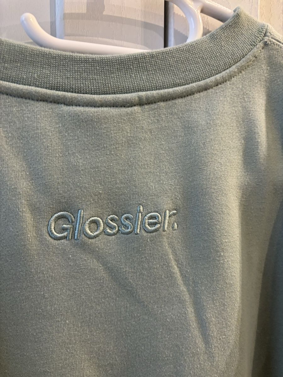 Pullover & Sweatshirts: Glossier sweatshirt size S – Gebraucht aus Adliswil von Ruedetu 4