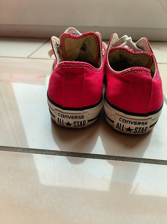 Converse Scarpe da donna: Paire de Chaussures Converse – Usato da Grône venduto da mmaye 2
