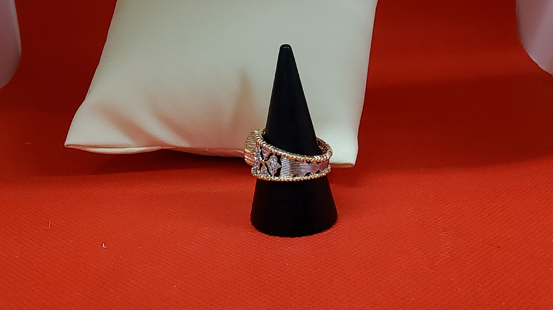 Ringe: Ring mit blauem Stein und Zirkonia – Neu (gemäss Beschreibung) aus Herisau von Nluanalucas 1
