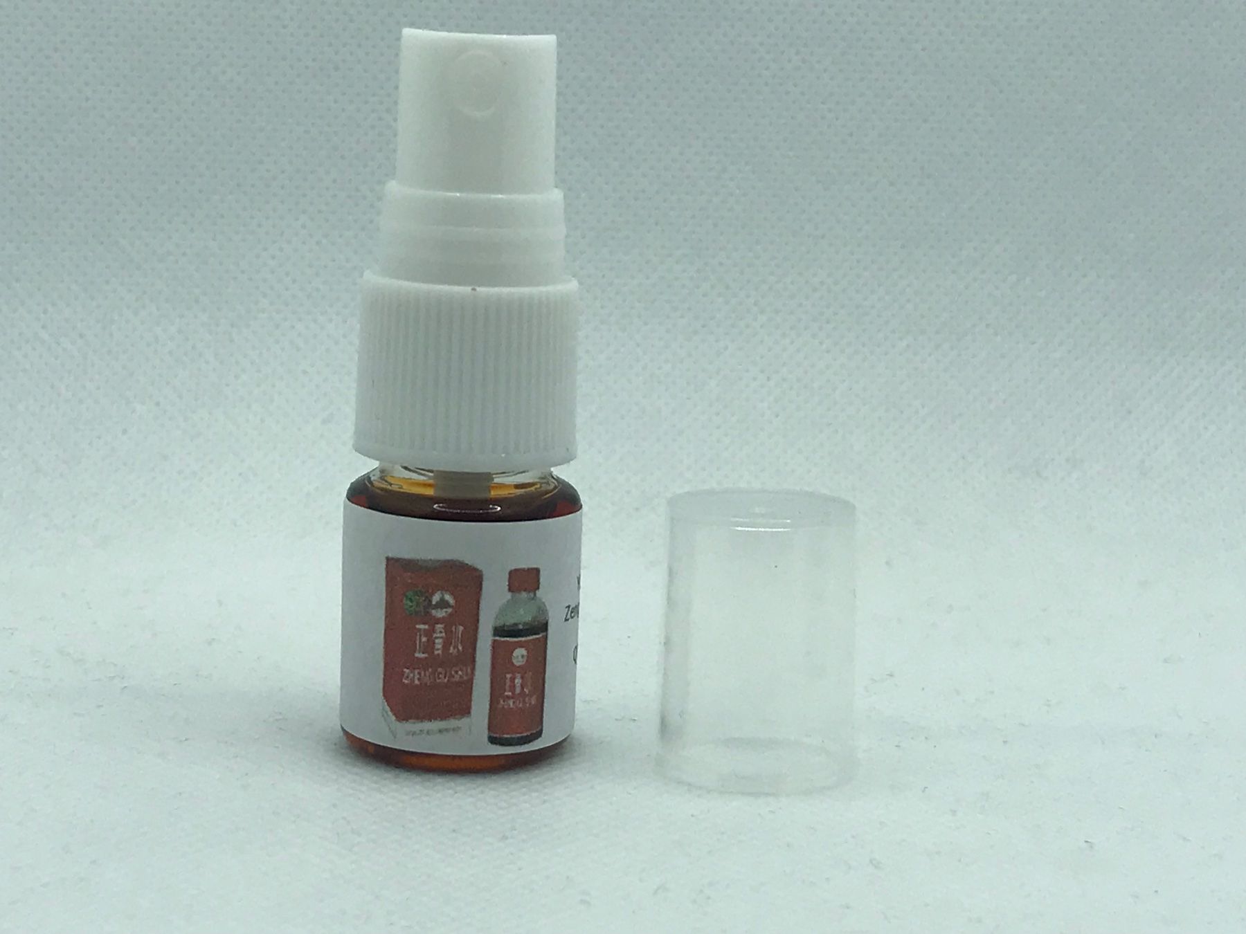 Oli essenziali: Yulin Zheng Gu Shui in Atomizer 5ml Muster – Nuovo e nell'imballaggio originale da Niederteufen venduto da Soho8