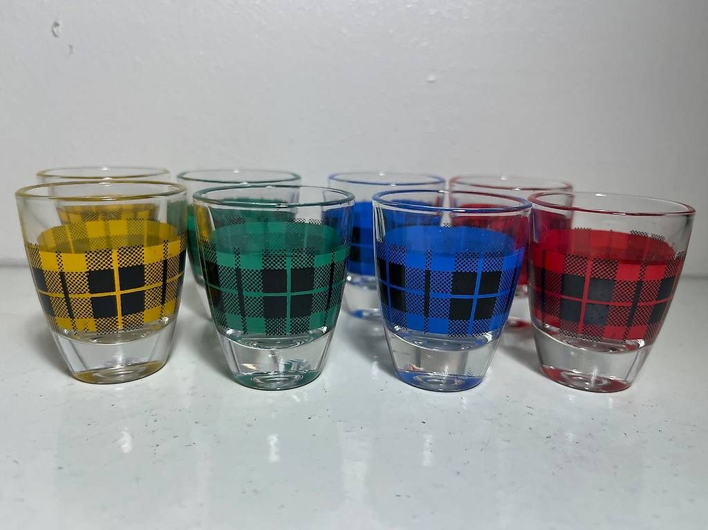 Bicchieri: Huit verres à liqueur vintage Luminarc – Usato da Les Acacias venduto da kim_2dxt 1