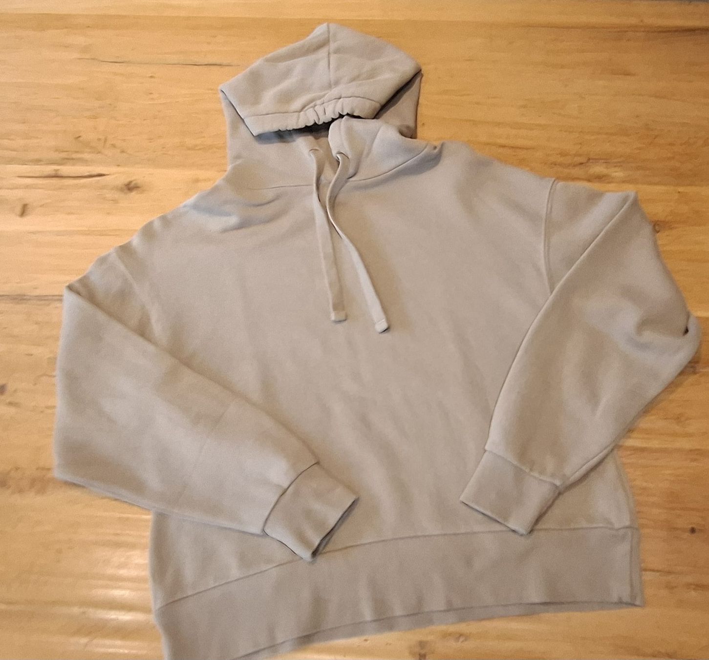 Lotti di vestiti: XS & S Grösse, 2er SET Kapuzenpullover – Usato da Nottwil venduto da echtMOMO 5