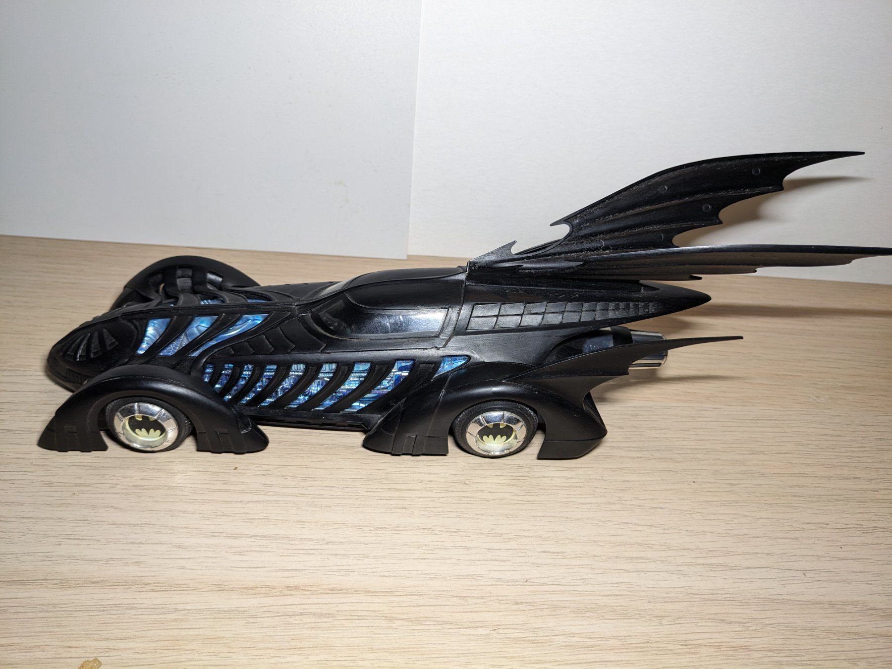 Revell Modellautos: Revell - AMT Batman Forever Batmobile 1-25 Model Kit – Gebraucht aus Gland von  4